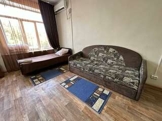 Гостевой дом Форсаж Бийск Классический четырехместный номер-1