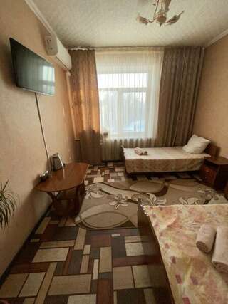 Гостевой дом Форсаж Бийск Двухместный номер Делюкс с 2 двуспальными кроватями-4