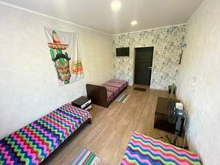 Гостевой дом Форсаж Бийск Классический четырехместный номер-1