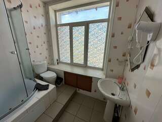 Гостевой дом Форсаж Бийск Двухместный номер Делюкс с 1 кроватью или 2 отдельными кроватями-1